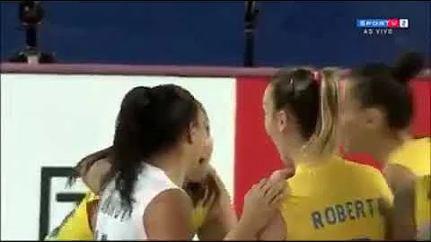 Bia e roberta se beijam e gabiru avisa que ta pass...