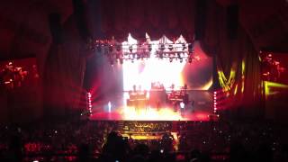 Prince Royce singing Incondicional in Radio City