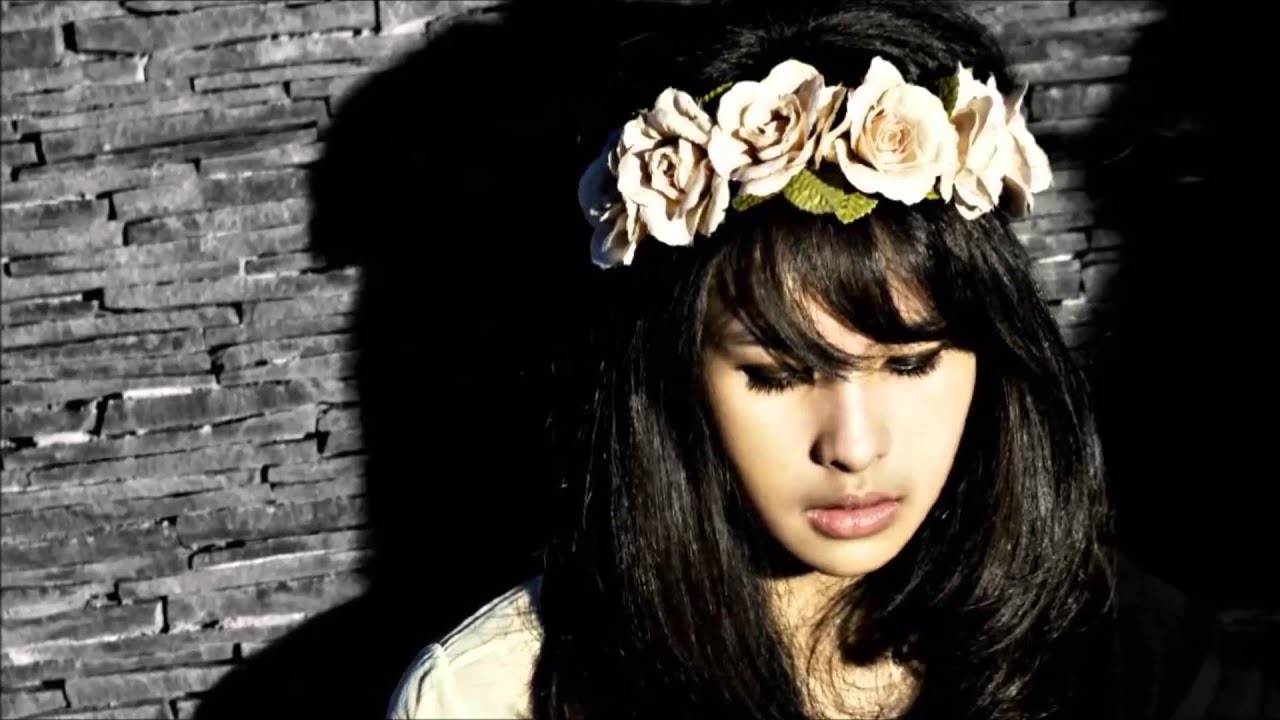 Maudy Ayunda - Tiba-Tiba Cinta Datang - YouTube