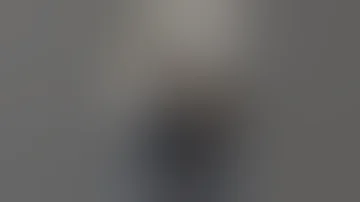 حاولت أن أتجنبها لكني قبلتها بدون قصد 