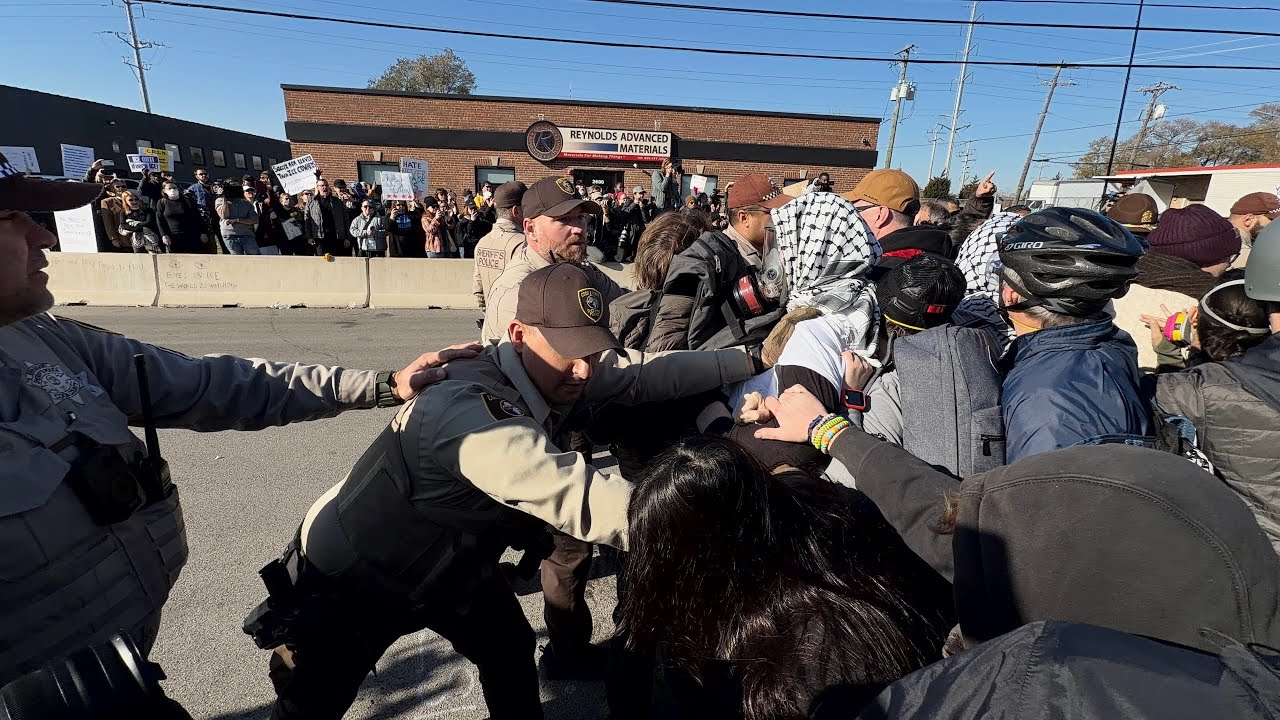LIVE: Protest Outside Broadview ICE Facility