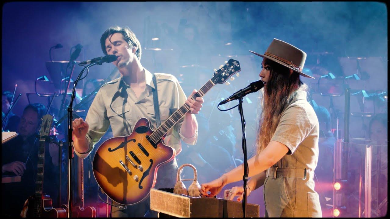 Cari Cari & Film Orchestra Babelsberg - Nothing's Older Than Yesterday (Official Live Video) Cari Cari & Film Orchestra Babelsberg - Nothing's Older Than Yesterday (Official Live Video)