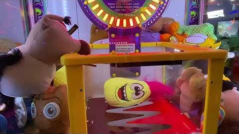 Dave & Busters Arcade - Angry Bird Coin Pusher & Trap Door Game