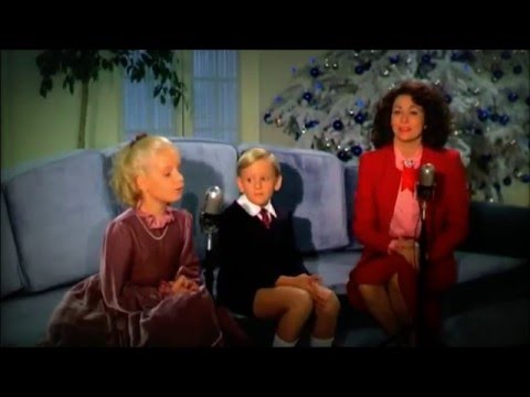 "Mommie Dearest" (1981) - Trailer