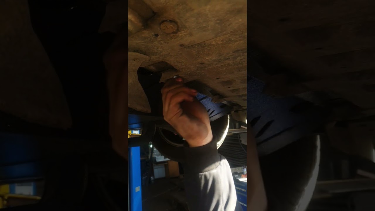 Встановлення захисту на - Меган 3 . #shorts #reno #auto