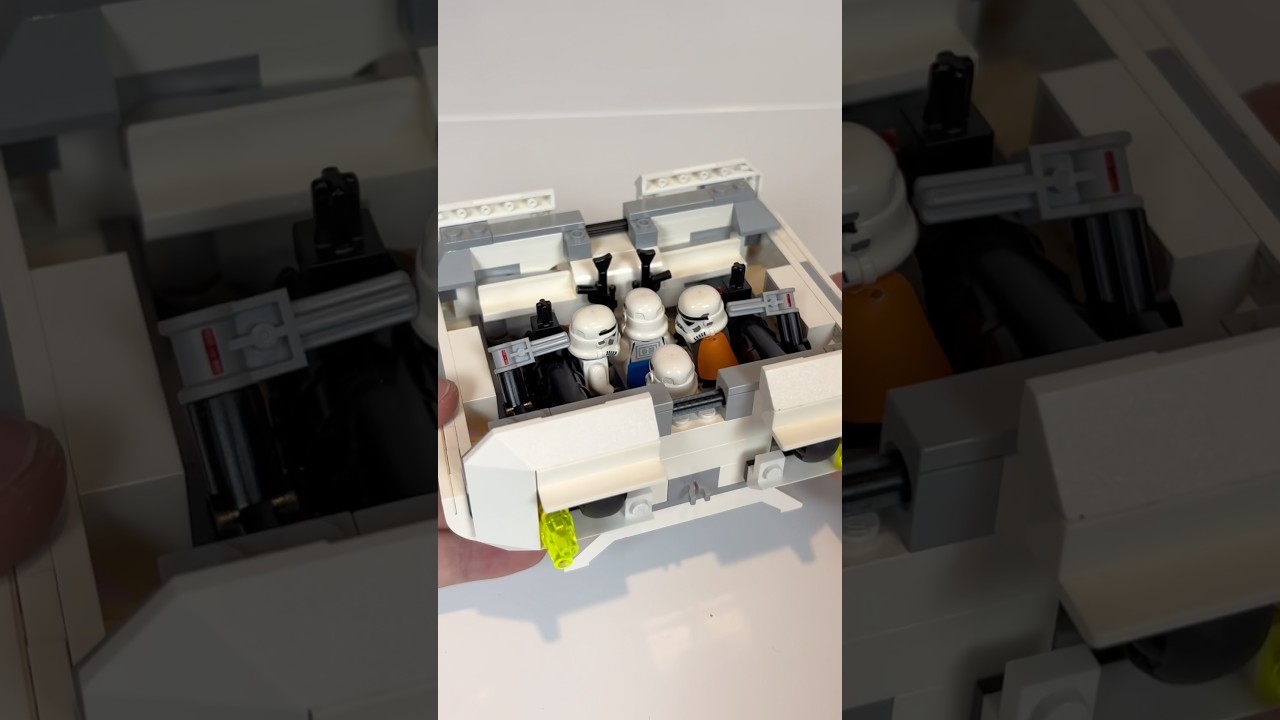 This Forgotten LEGO Star Wars Set Has So Many Play Features! 😮‍💨