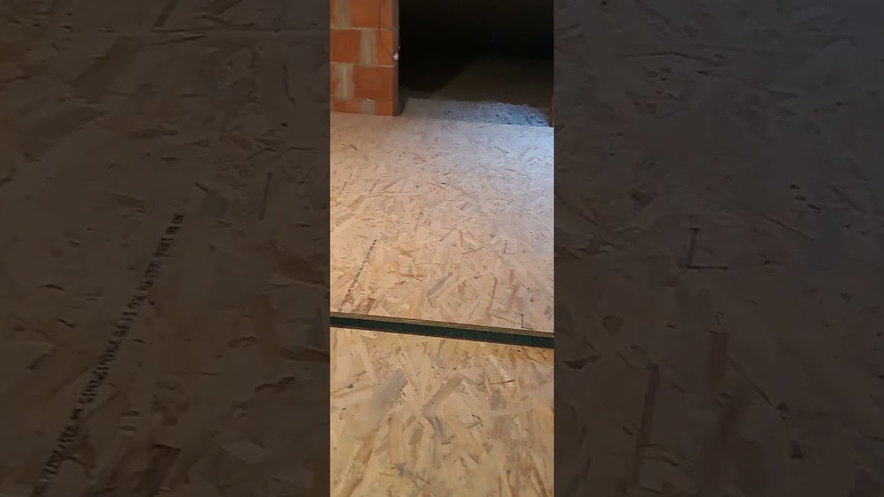 Brescia Insufflaggi pavimento legno  sopra i fiocchi di cellulosa