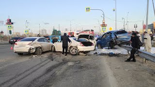 Что произошло. 16.05.23. Массовое ДТП в Сургуте - столкнулись 7 машин, 3 человека пострадали
