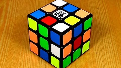 Rubiks Cube Solving Itself! (Stopmotion movie)