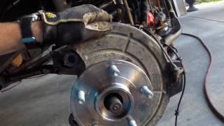 Changing Wheel Bearings on a 2010 Jeep Wrangler - YouTube