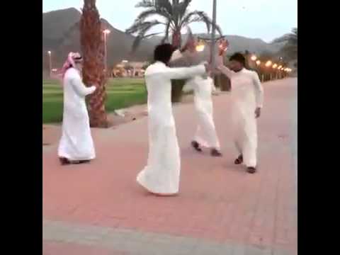 لعب ال مره في الحديقه عاشو 