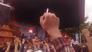 Konser situs budaya jatim-trowulan iwan fals pesawat tempur