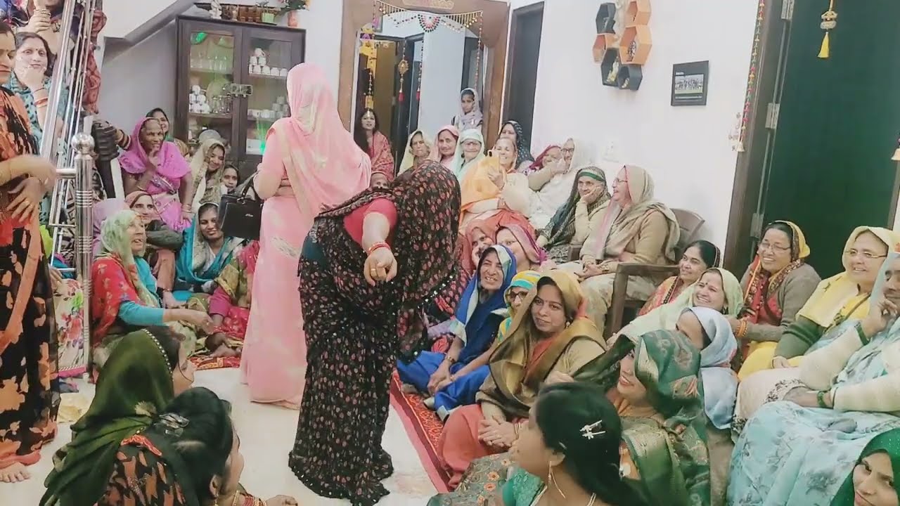 छोरा होने की ख़ुशी में गज़ब का💃डांस और खेल🤣तमाशा(बीबी पेट में कबूतर चार)