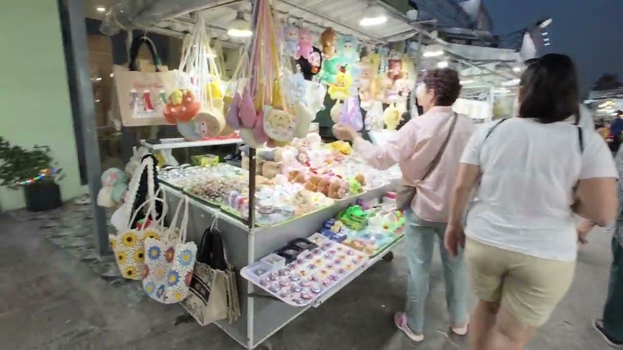 Around Duong Dong Market 