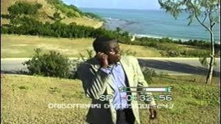 Papa Charles Mombaya et son groupe dans RABBI (VHS 1998)