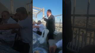 מוזיקה מנצחת: השיר החדש של הרב נפתלי ניסים 'מאור עיניים' יוצא לדרך - בשמחת החלאק'ה של בנו של הרב...