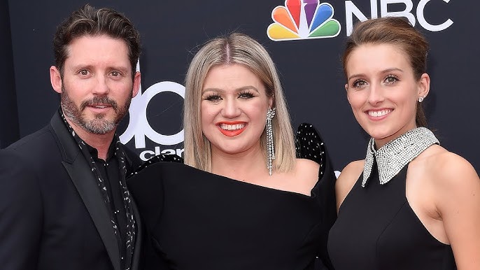 Brandon Blackstock’s Daughter Savannah Revealed She's Pregnant Before He  Died
