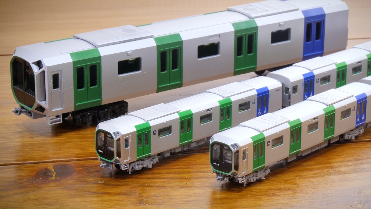 World's Smallest N-Scale? 🇯🇵 Unboxing & Building the E235