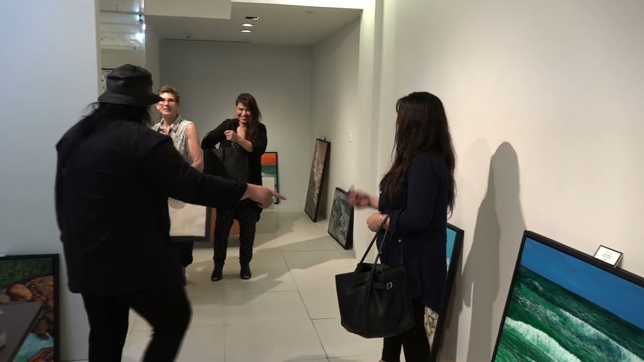 Disabled veteran uses her art as therapy