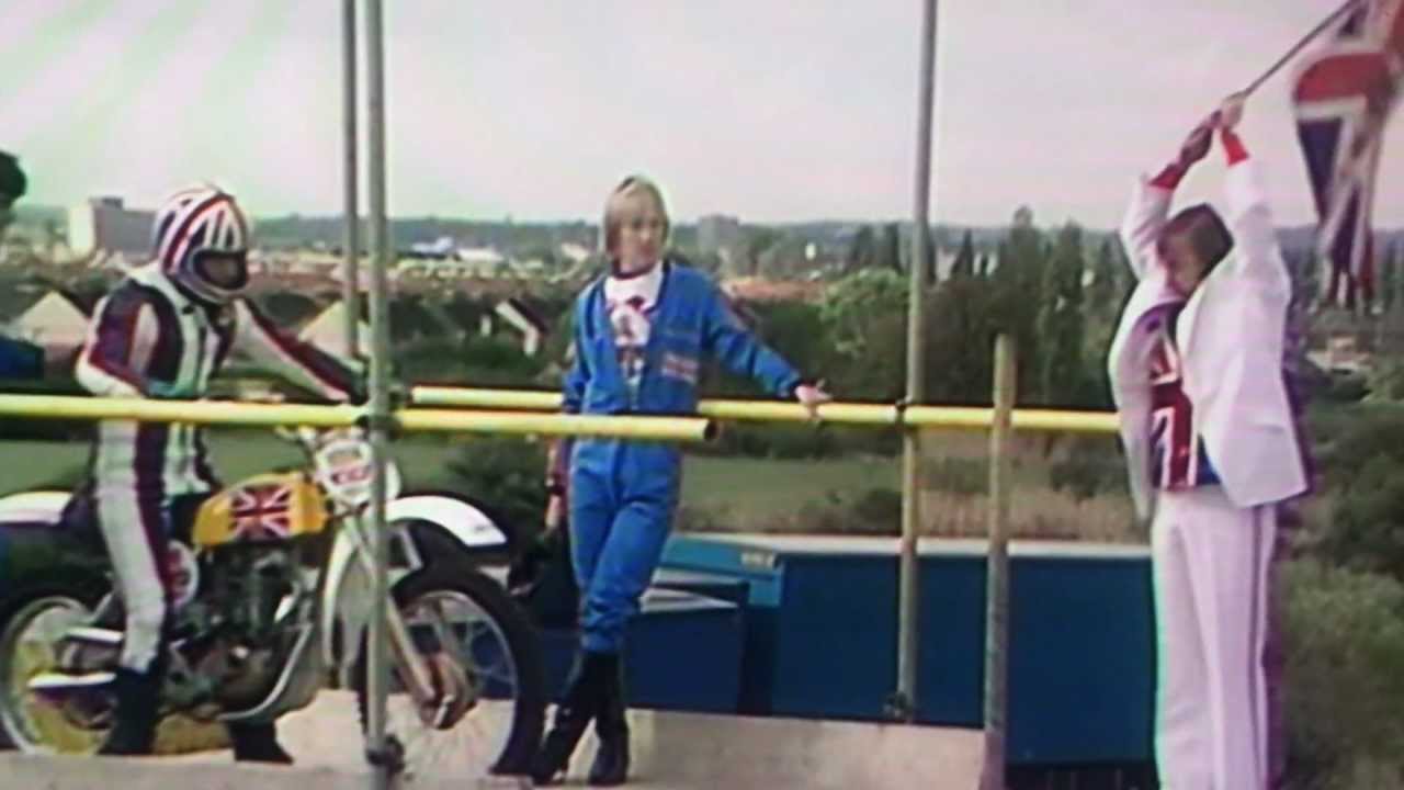 Eddie Kid 13 London Buses Picketts Lock on a CCM