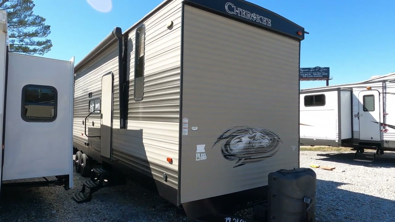 SALE !!! 2017 Forest River Cherokee Limited  39RESE,Rare 2 Queen Bedroom Floorplan,$29,900