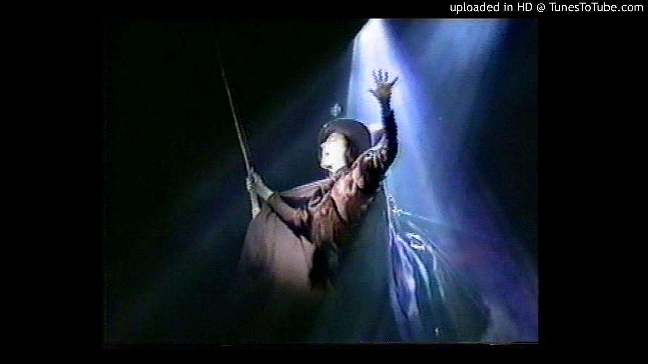 Julia Murney - Defying Gravity (April 26th, 2006)