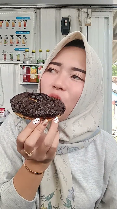 ebl ebl enak banget lohh #lucu #comedy #sister #funny #hutri78 #makanan #cakryeanimasi #jajanan