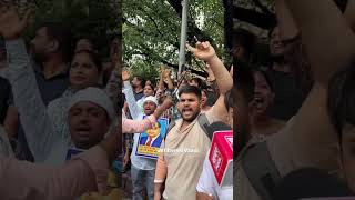 🔥 Massive Crowd Erupts in Chants & Applause | Unbelievable Scenes from Parliament Street #news #cjp