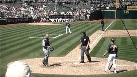 Foul ball sticks in mask of Mariners catcher Josh Bard