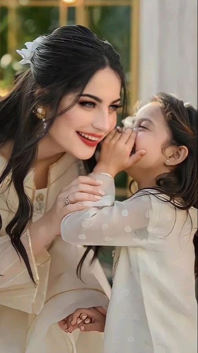Neelam muneer ❣️ with their family pictures ✨💝#bollywood #family #neelamuneer