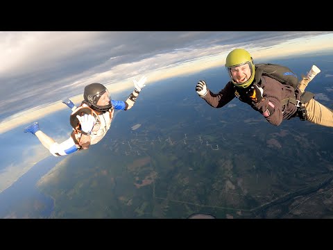 Video: Hvor mange hoppet i fallskjerm den dagen?