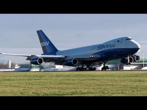 *Flare* Silkway B744 Crosswind landing at London Stansted! 25.11.17