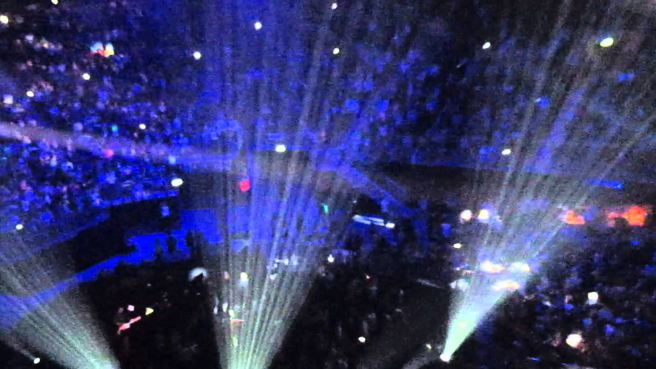Beyoncé The Mrs. Carter Show World Tour Berlin 23/05/2013 - I Will Always Love You/Halo Outro