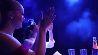 TABLE dancing Waiters as en immersive experience for guests Lets surprise them together