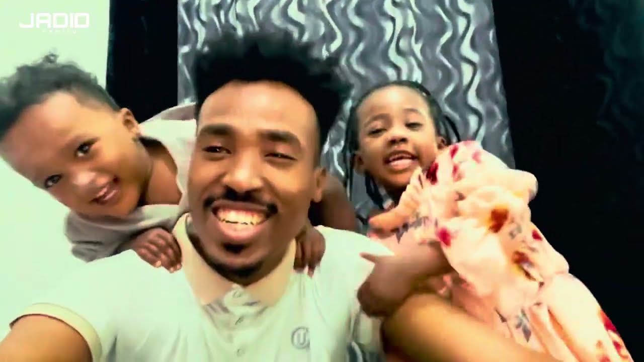 🤣🤣Ossoo kuubbaa lala jiruu waan jollen na gotee mee lalaa  😂😂