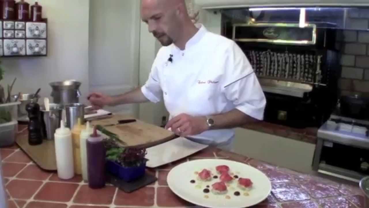 Recipe: Chair de Tourteau en Gelée d'eau de Tomate, Écume de Citron