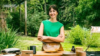 Brunch con Ximena Saenz Spanakopita Loukoumades Ensalada Griega