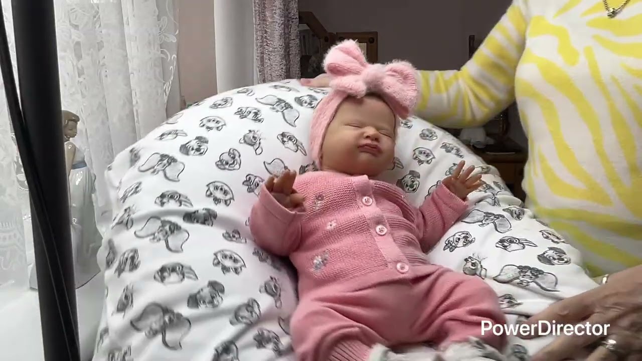 Sweet Prudence & Raven 🐦‍⬛ knits boots and snuggly 