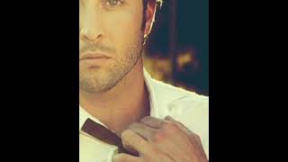 I need to know Alex O'Loughlin💍 Wealth