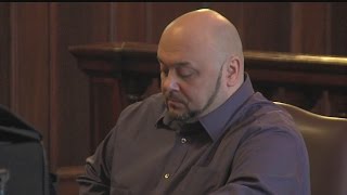 Judge questioning jury amid change of venue request in Seman case