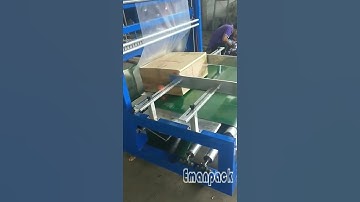 Sleeve sealing shrink wrapping machine with conveyor belt