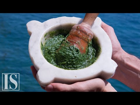 Pesto: la ricetta originale di Mauro Ricciardi e Giuliano Sperandio