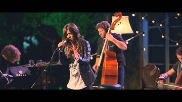 Thumbnail of Vanesa Martín - Ven, Siéntate y Me Lo Cuentas... [Concierto Completo]