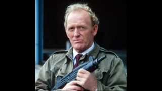 Professionálové Znělka