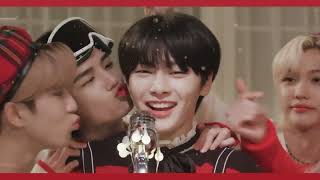 Hyunjin trying to kiss jeongin - SKZ [Placebo Special Video] hyunin moment