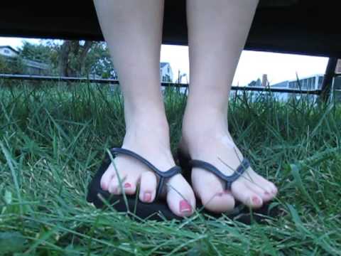 Swinging Feet - (Black Flip Flops)