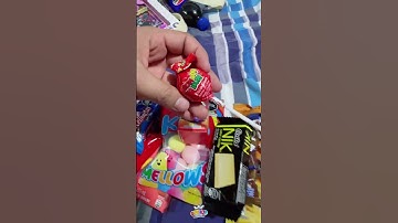 Thumbnail of I show you the sweets they gave me