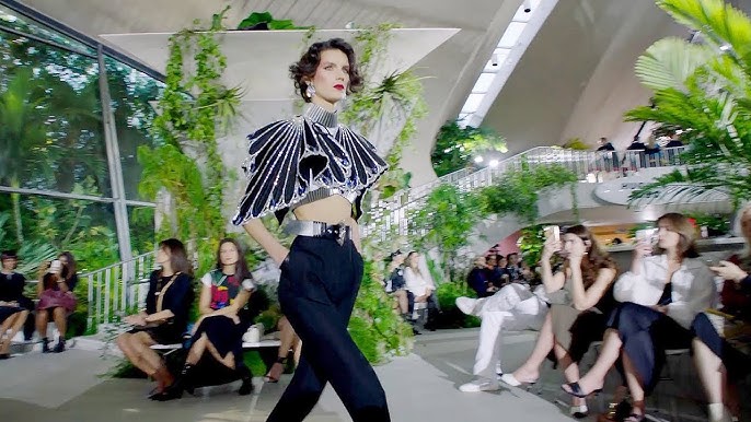 LVMH on X: Last week in NYC, today in Paris: discover the video-screen  handbags from the #LVCruise 2020! @LouisVuitton also presents the lighting  LV Trainer and Keepall prototypes from @virgilabloh's last show. #