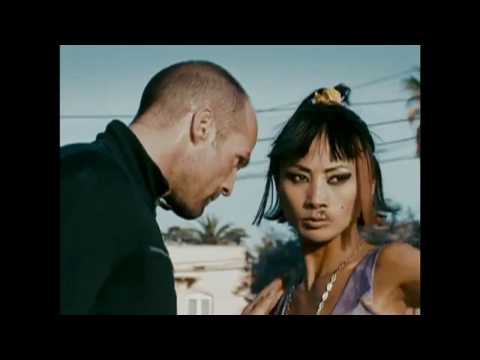 Video: Bai Ling Neto vrijednost: Wiki, oženjen, obitelj, vjenčanje, plaća, braća i sestre