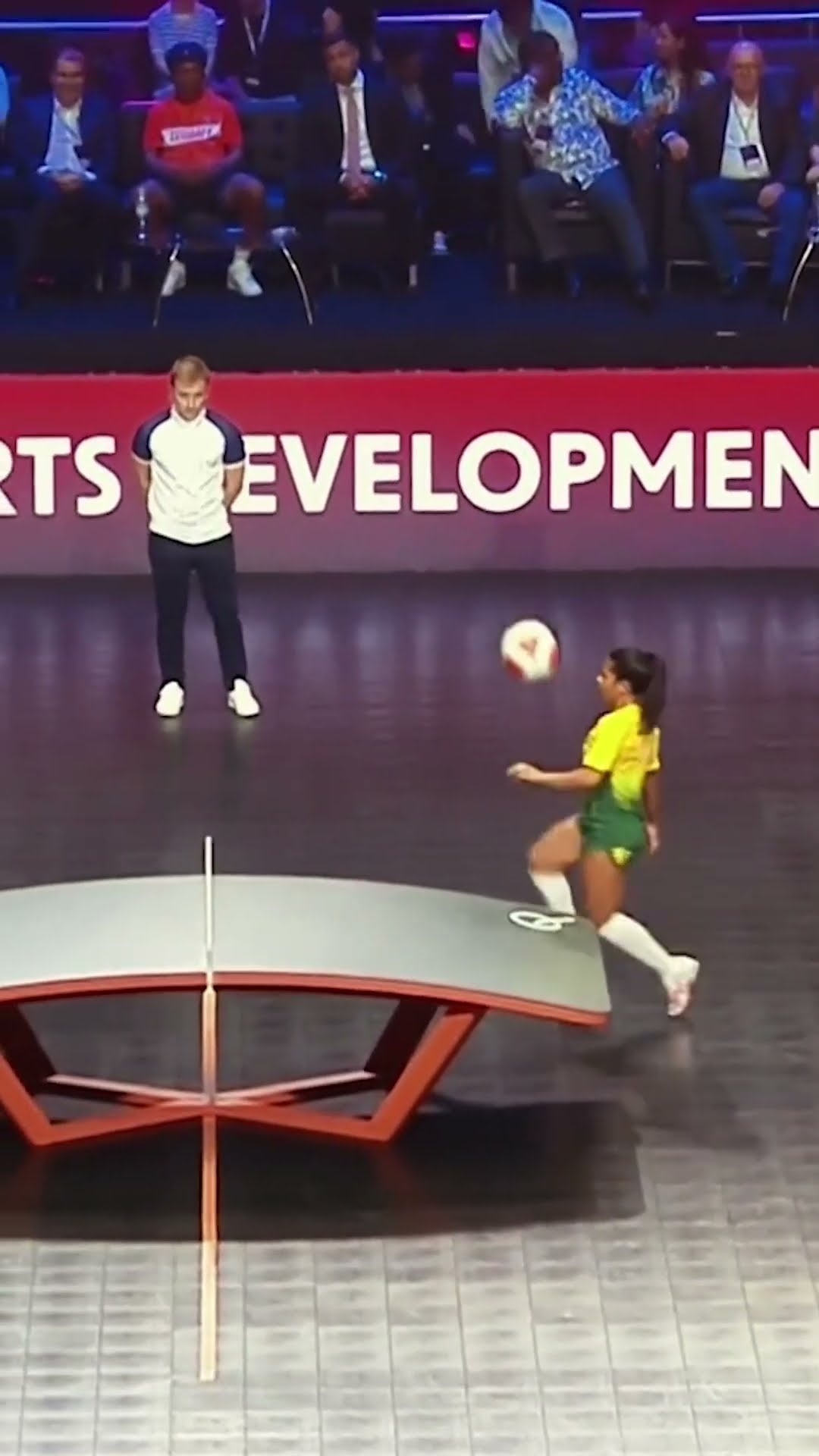 This Teqball Rally left Even Ronaldinho Mesmerized!